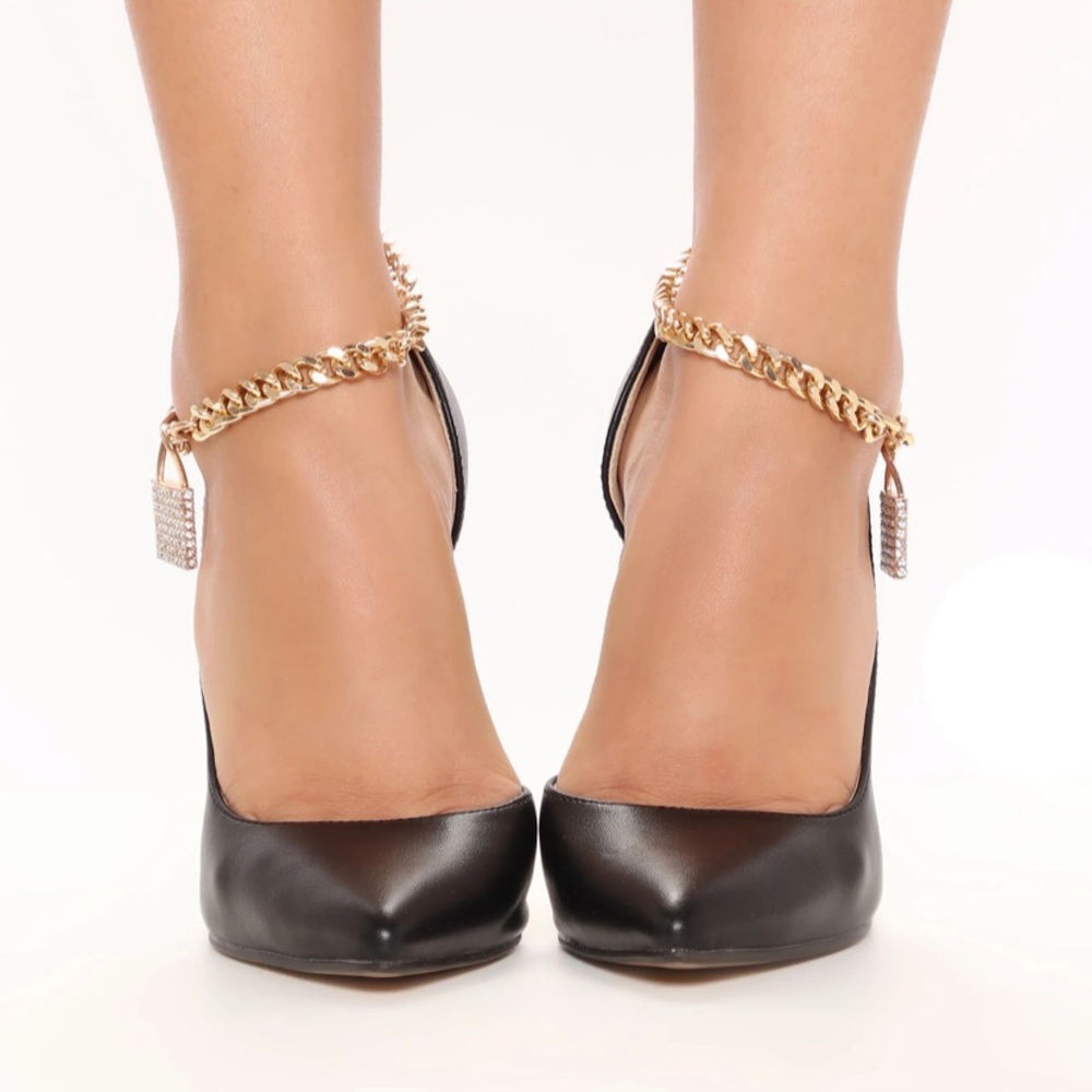Penthouse only pumps Black size 7